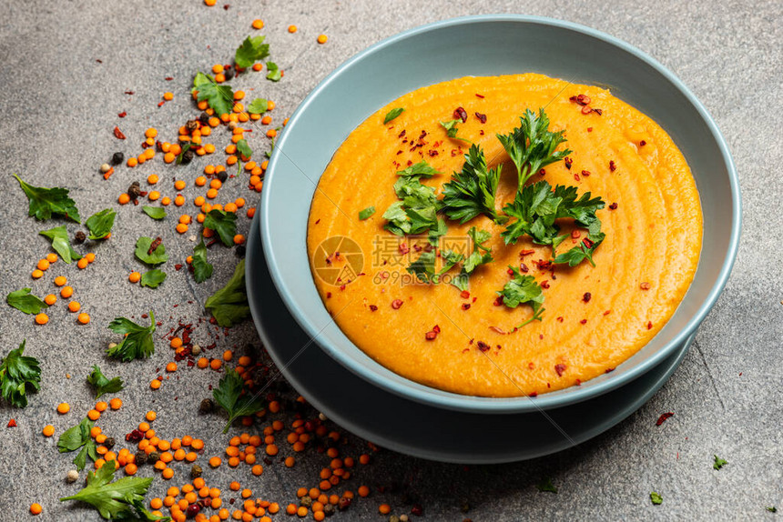 抗战胜利80周年阅兵受阅部队开始回撤